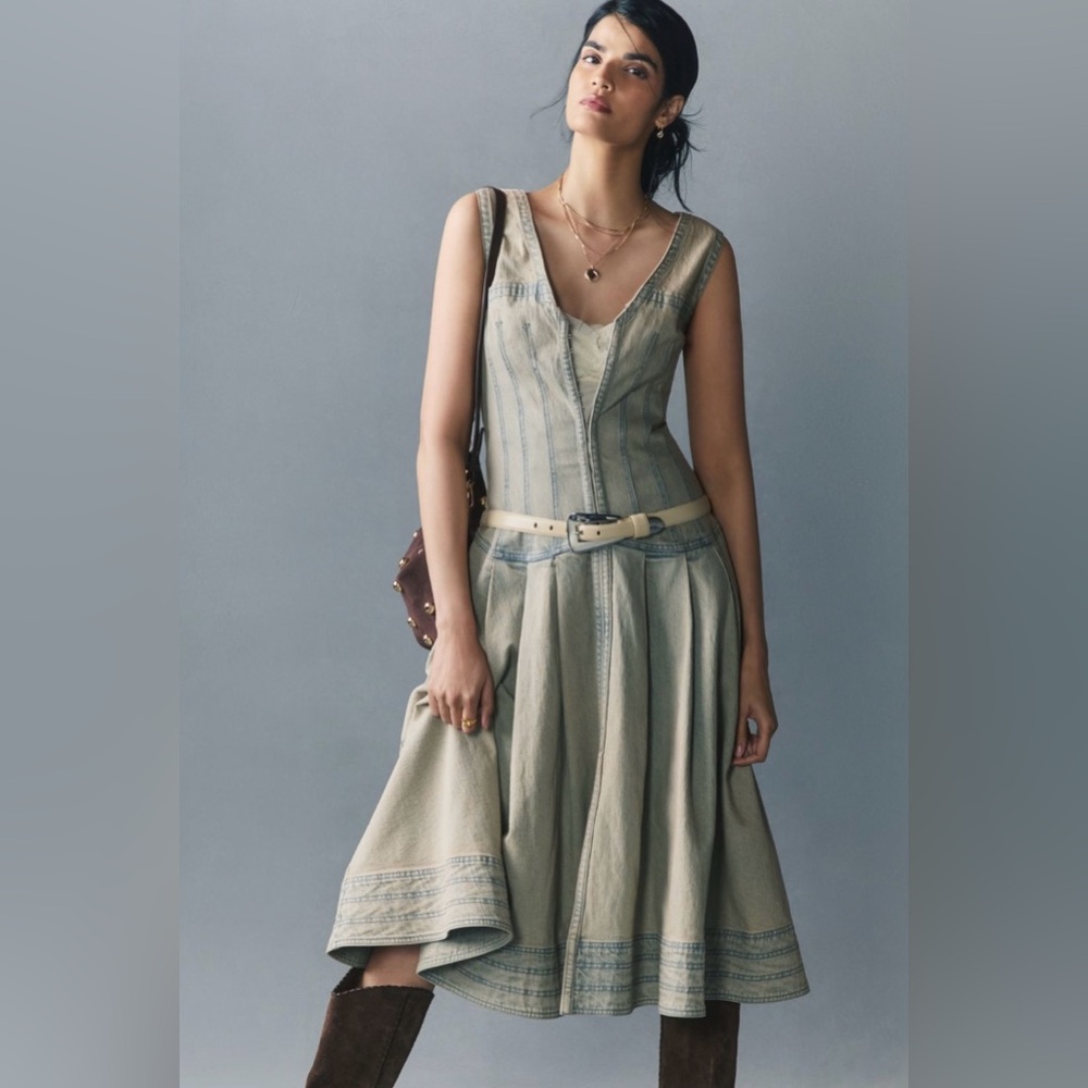 Pilcro Sleeveless V-Neck Corset A-Line Midi Dress Anthropologie In: Grey